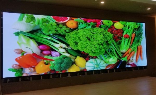 Small Spacing UHD Display Solution